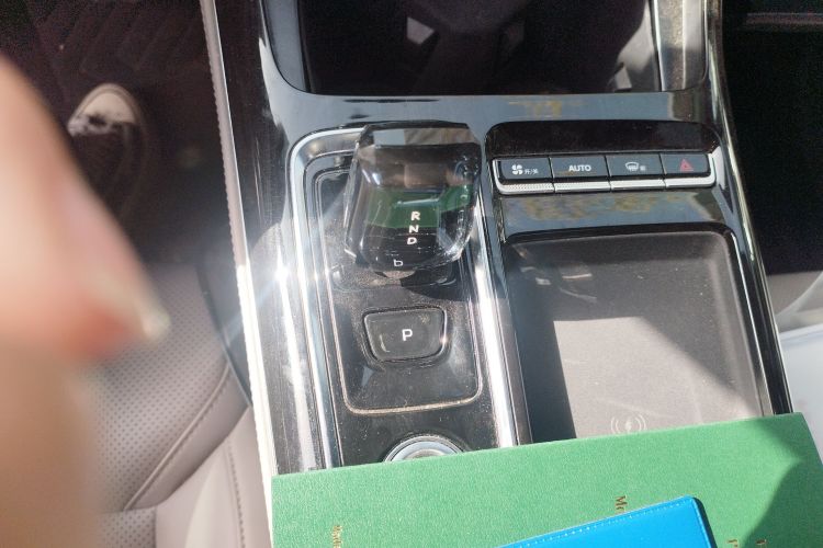 GEELY Boyue L 2025 image de voiture #14