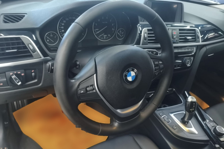 BMW 3 Series 2017 #15 BMW 3 Series 2017 car image #15