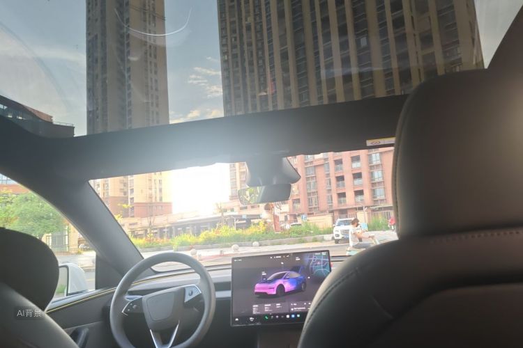 Tesla Model Y 2026 #20 Tesla Model Y 2026 car image #20
