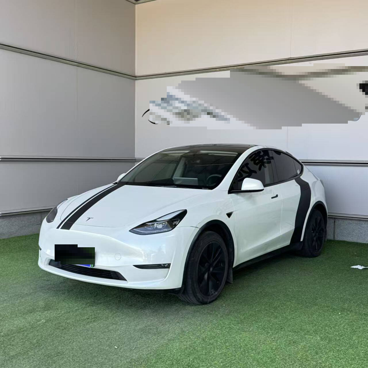 Tesla Model Y 2024 #2 Tesla Model Y 2024 car image #2