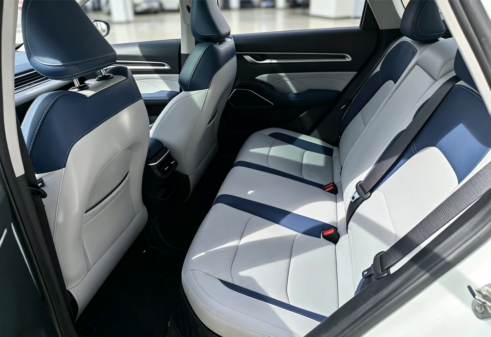 GEELY Emgrand 2022 #15 GEELY Emgrand 2022 car image #15
