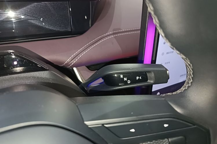 MI SU7 2024 car image #18