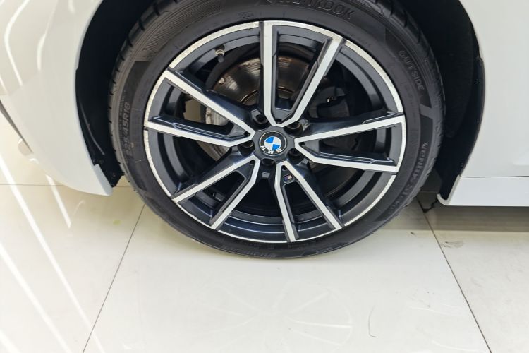 BMW 3 Series 2021 #6 BMW 3 Series 2021 car image #6