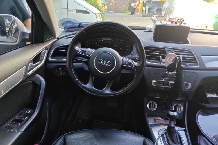 Audi Q3 2015 immagine di auto #12