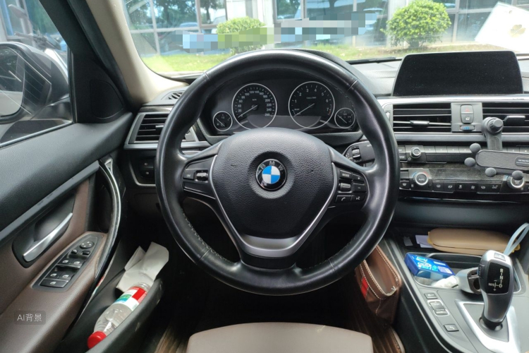 BMW 3 Series 2018 car image #12