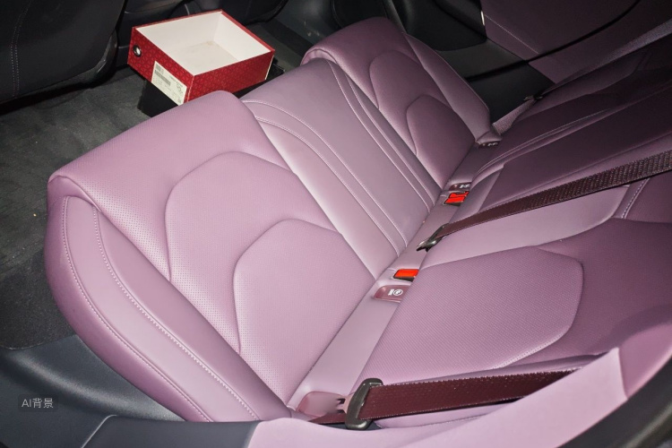 MI SU7 2025 immagine di auto #19