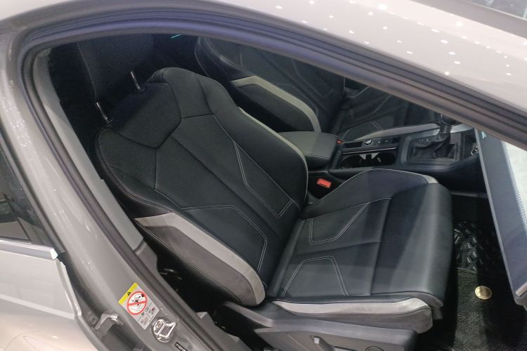 Audi Q3 2024 immagine di auto #24