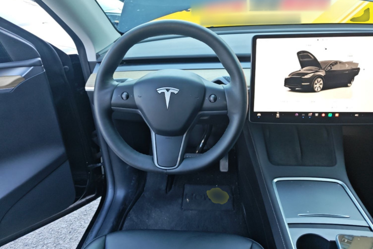 Tesla Model Y 2023 #11 Tesla Model Y 2023 car image #11
