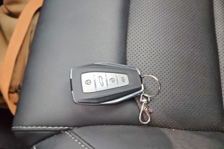 GEELY Emgrand 2020 car image #9