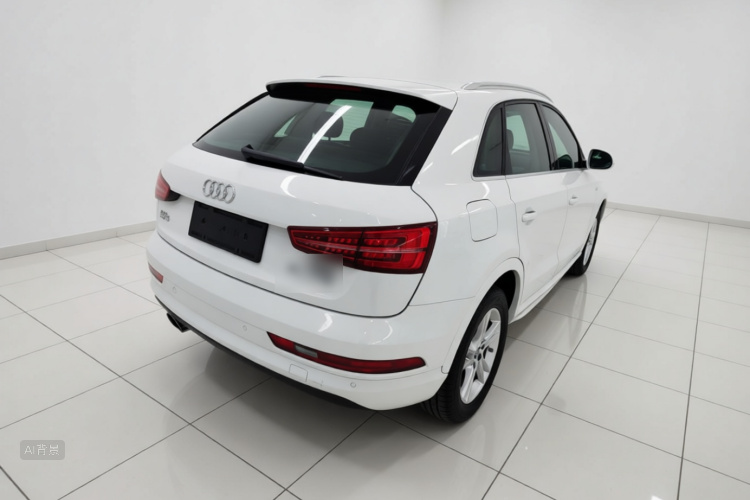 Audi Q3 2018 car image #7