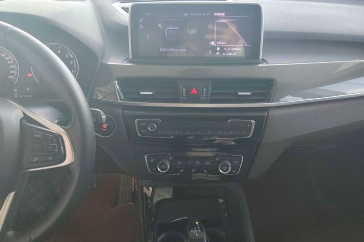 BMW X1 2019 car image #13