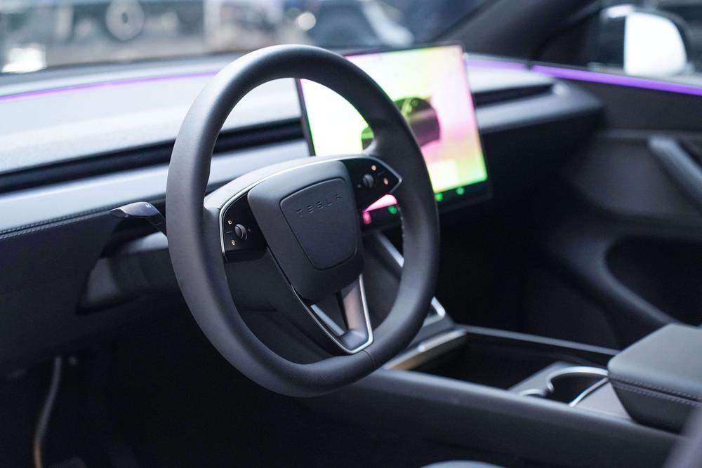 Tesla Model Y 2026 immagine di auto #6
