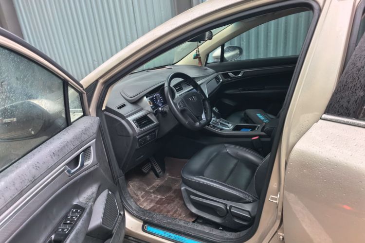 GEELY Emgrand GS 2017 car image #13