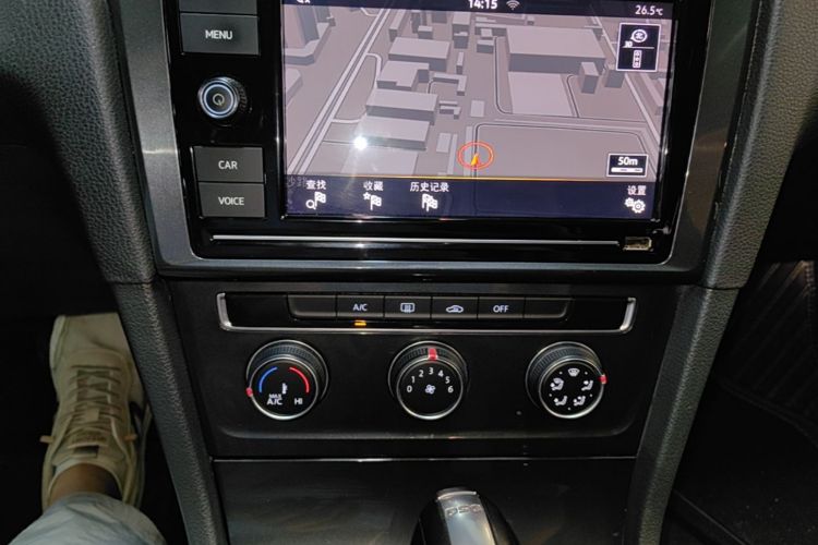 Volkswagen Golf 2019 car image #13