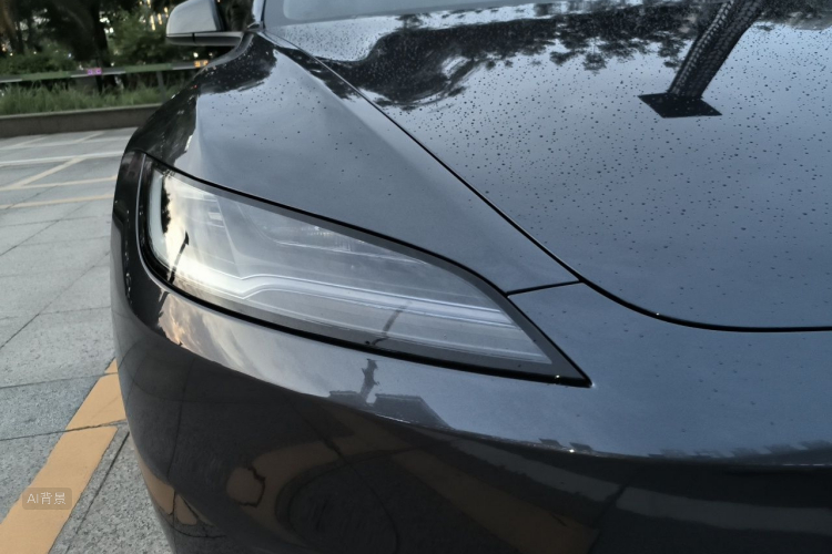 Tesla Model 3 2024 car image #8
