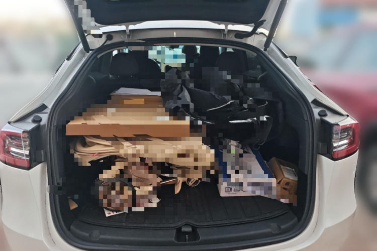 Tesla Model Y 2024 car image #21