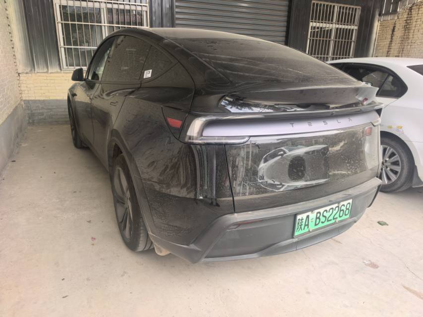Tesla Model Y 2026 #8 Tesla Model Y 2026 car image #8