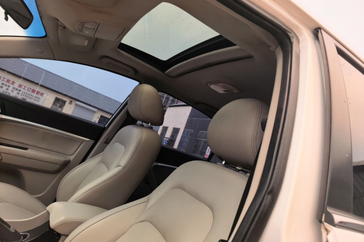 GEELY Emgrand 2015 car image #22