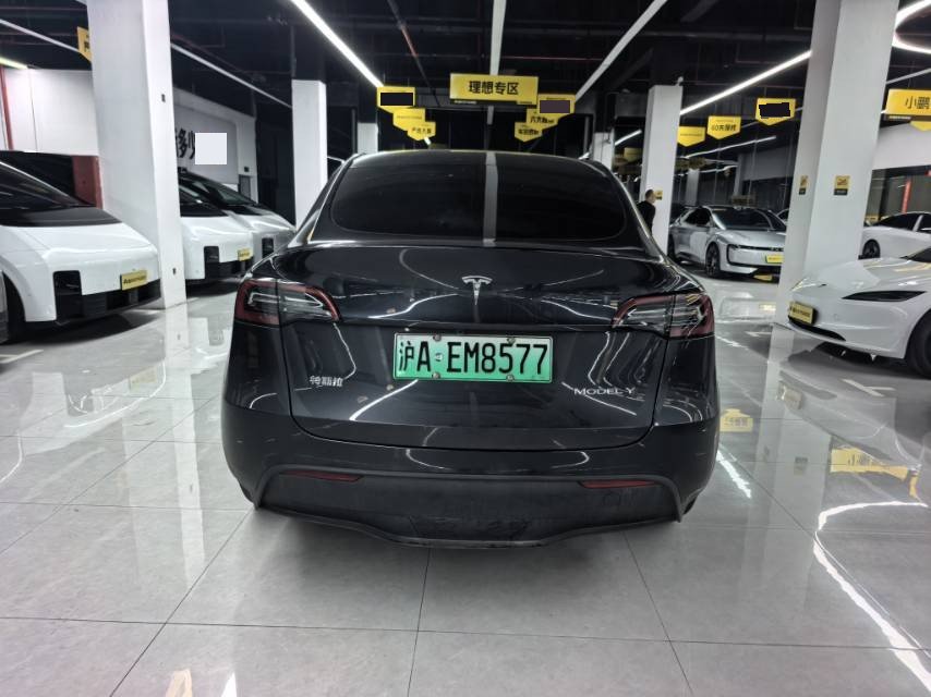 Tesla Model Y 2024 #3 Tesla Model Y 2024 car image #3