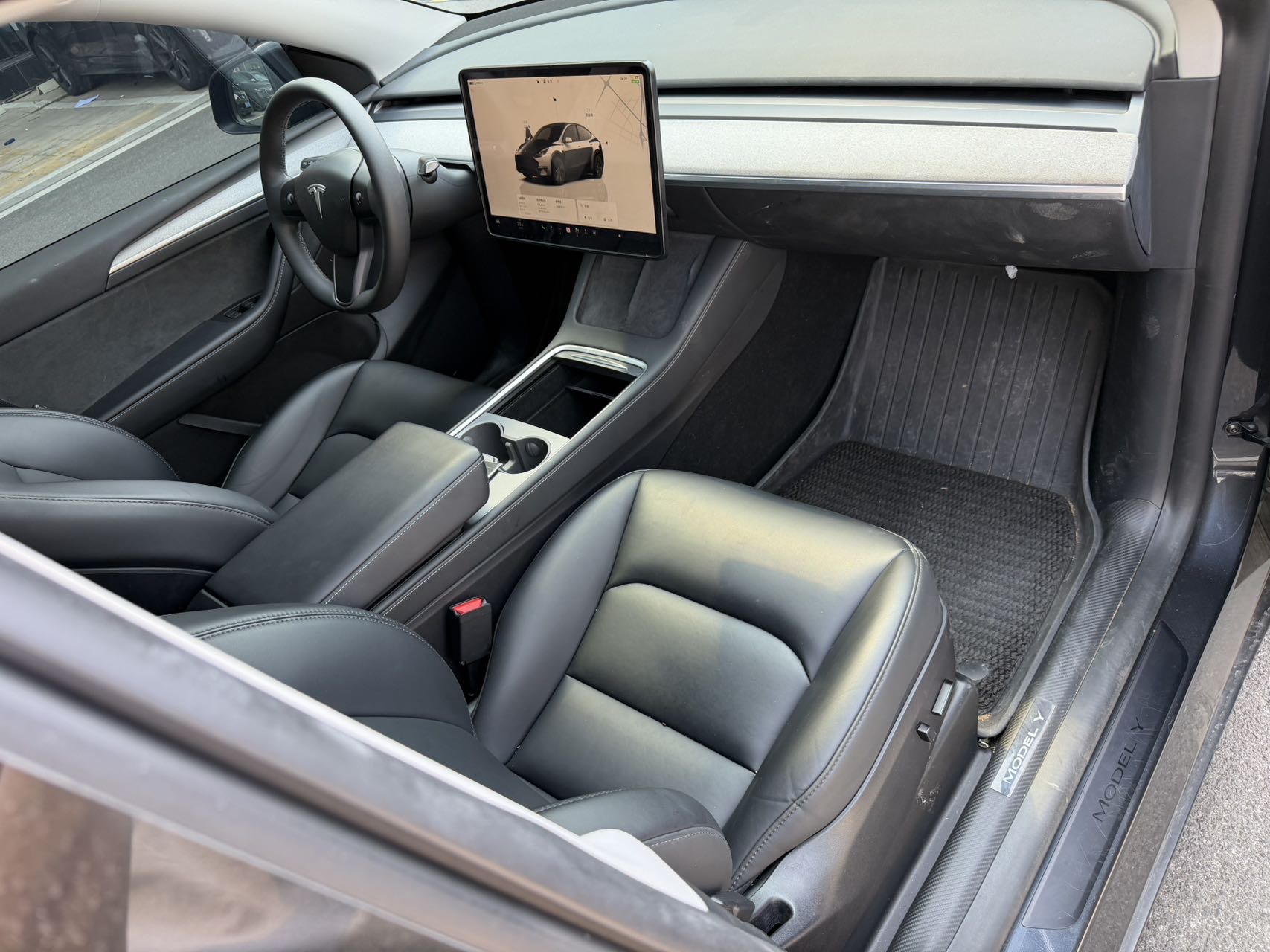 Tesla Model Y 2024 #12 Tesla Model Y 2024 car image #12