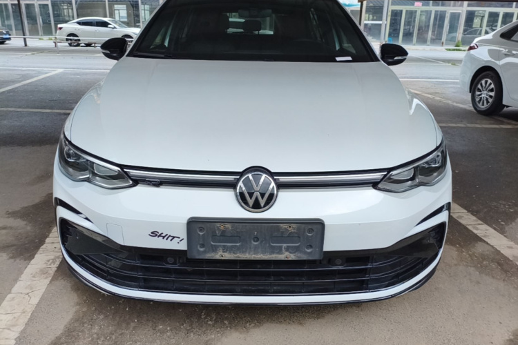 Volkswagen Golf 2023 car image #3