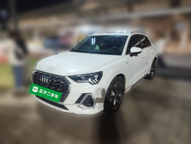 Audi Q3 2022 Audi Q3 2022 immagine di auto