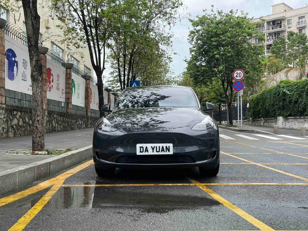 Tesla Model Y 2024 #2 Tesla Model Y 2024 car image #2