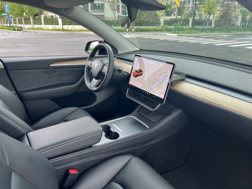 Tesla Model Y 2022 car image #8