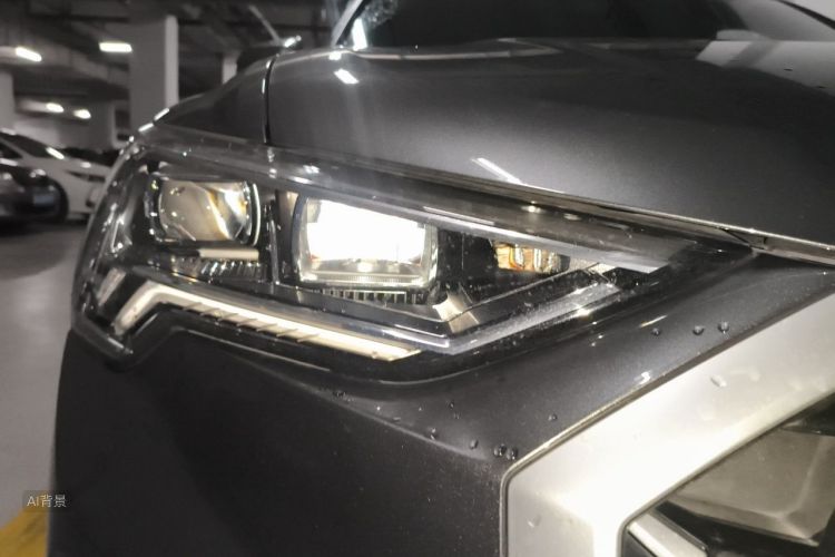 Audi Q3 2024 car image #8