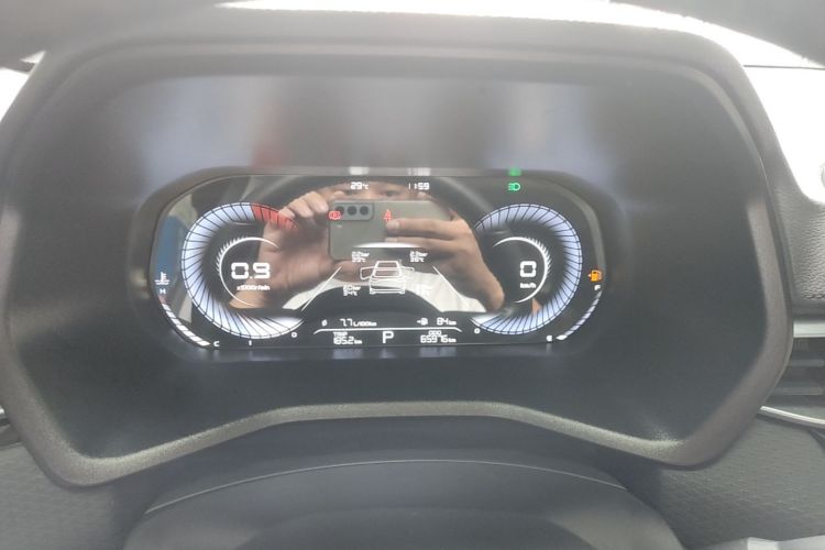 GEELY Emgrand 2021 car image #12