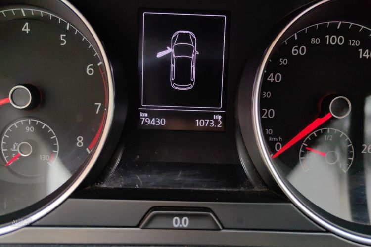Volkswagen Golf 2015 car image #14