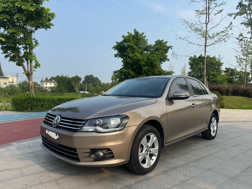 Volkswagen Bora 2015 car image 