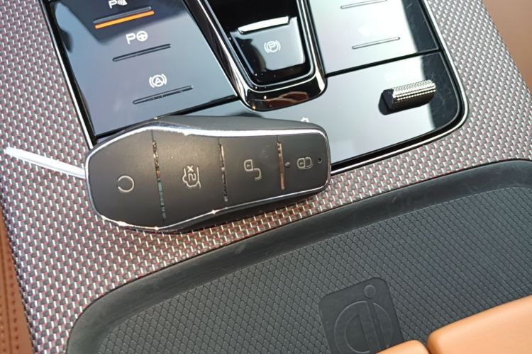 BYD Han 2022 imagem de carro #9