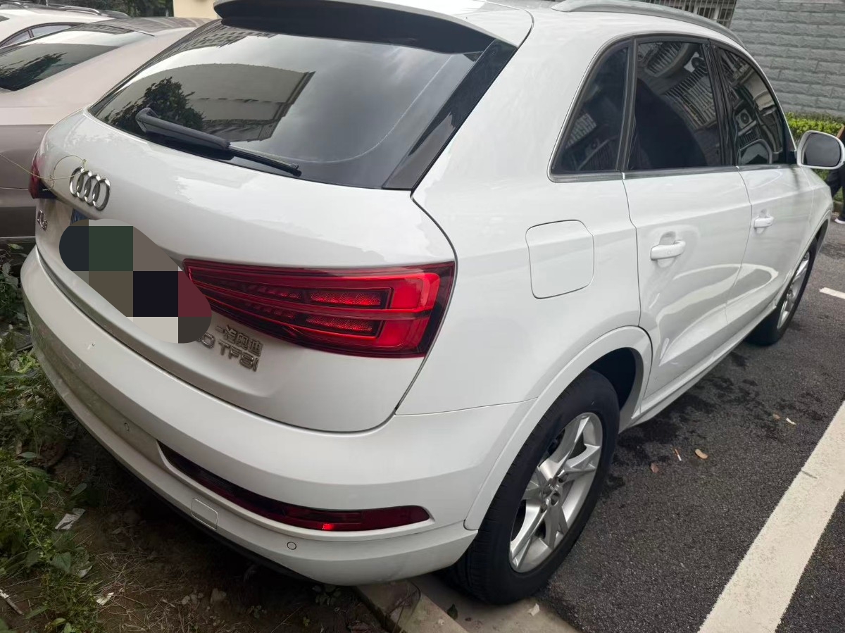 Audi Q3 2019 car image #6