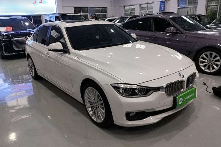 BMW 3 Series 2018 imagen de coche #4