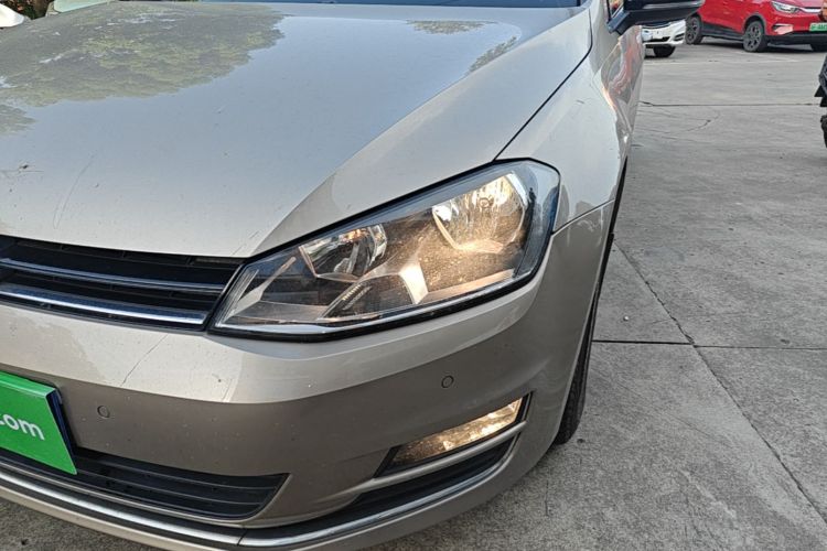 Volkswagen Golf 2017 car image #23