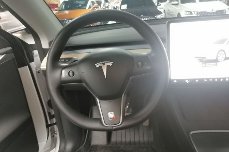 Tesla Model Y 2022 #11 Tesla Model Y 2022 car image #11
