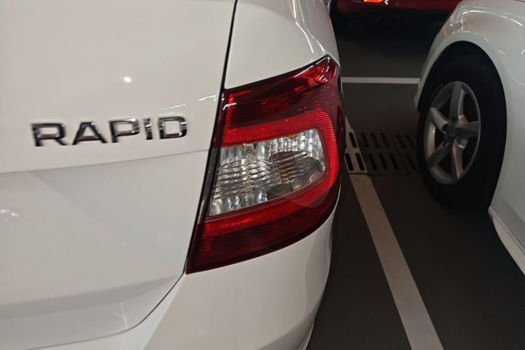 Skoda Rapid 2017 #8 Skoda Rapid 2017 car image #8