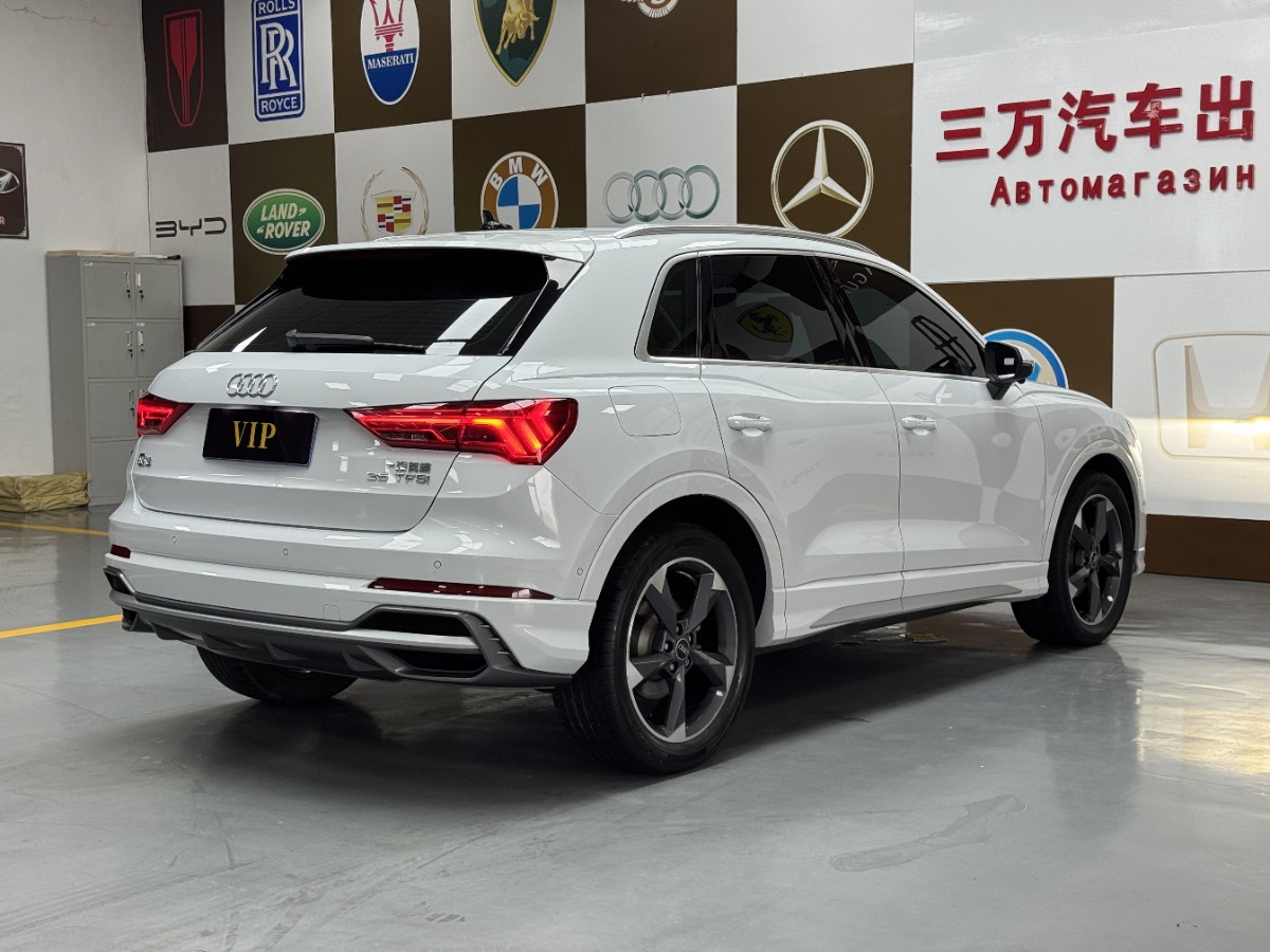 Audi Q3 2022 car image #6