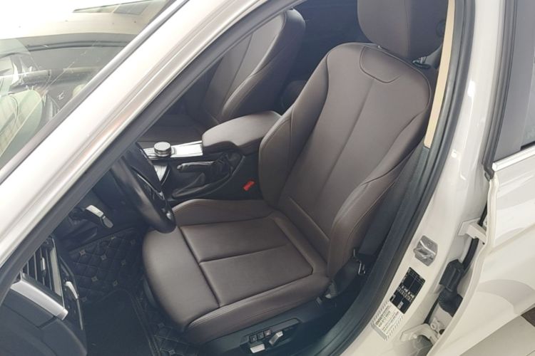 BMW 3 Series 2018 #15 BMW 3 Series 2018 car image #15