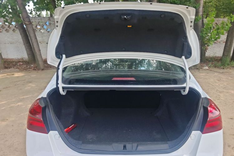 GEELY Emgrand 2020 car image #19