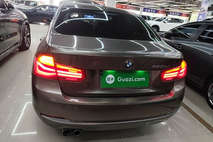 BMW 3 Series 2018 car image #6