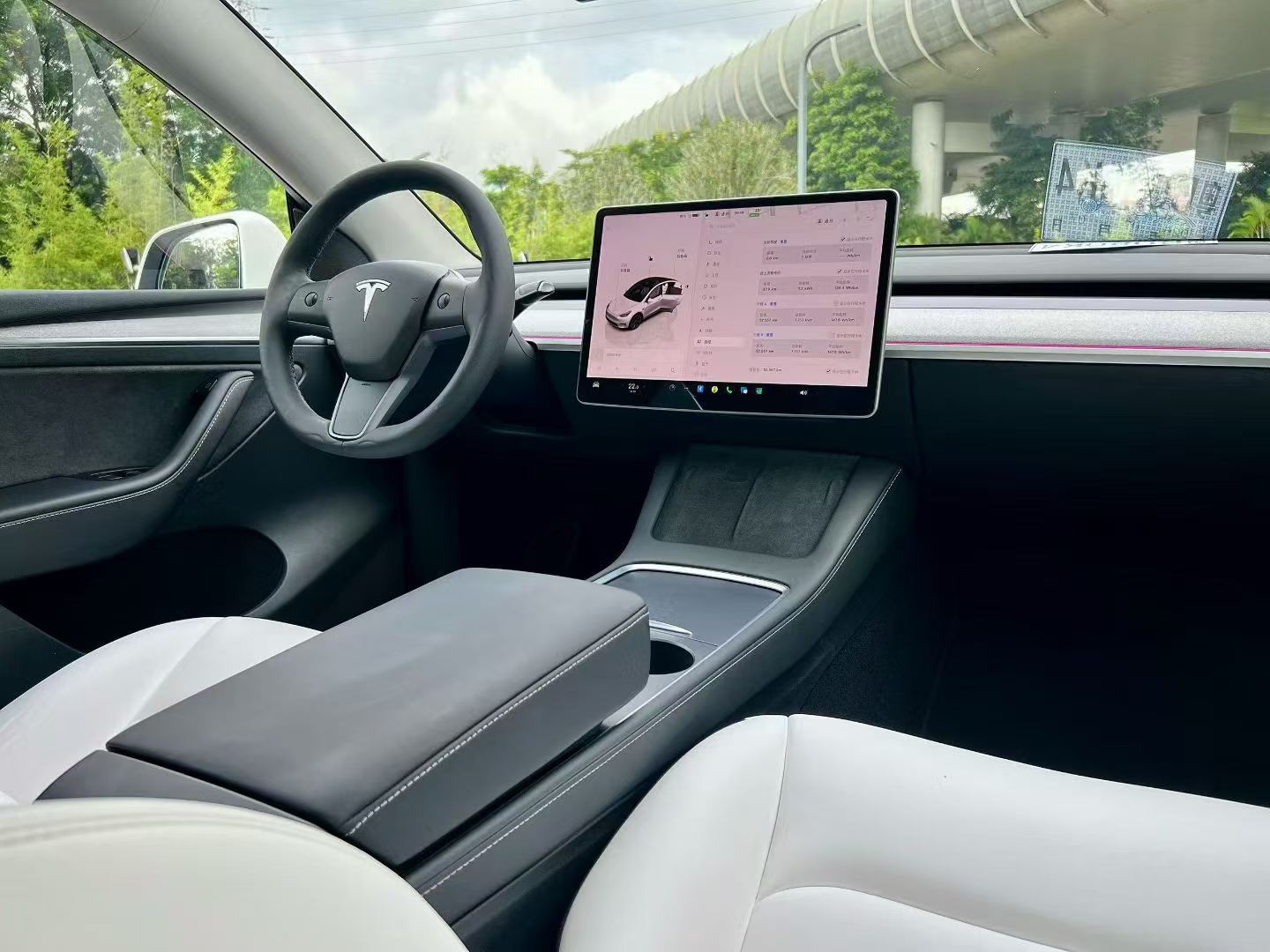 Tesla Model Y 2023 #8 Tesla Model Y 2023 car image #8