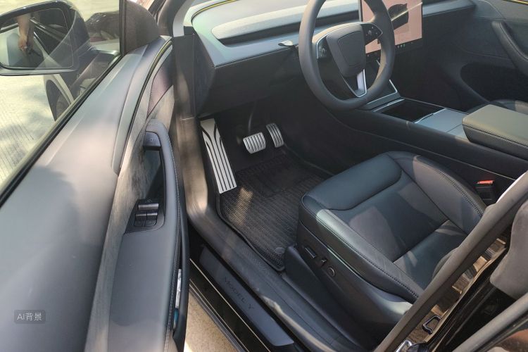 Tesla Model Y 2025 #18 Tesla Model Y 2025 car image #18