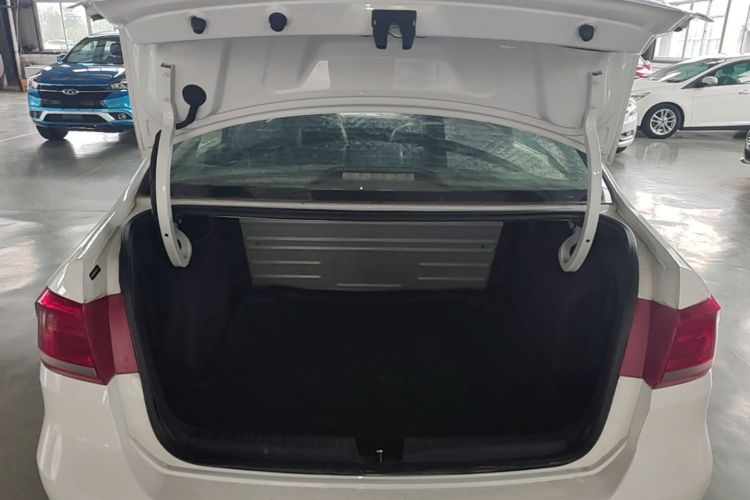 Volkswagen Santana 2016 car image #19
