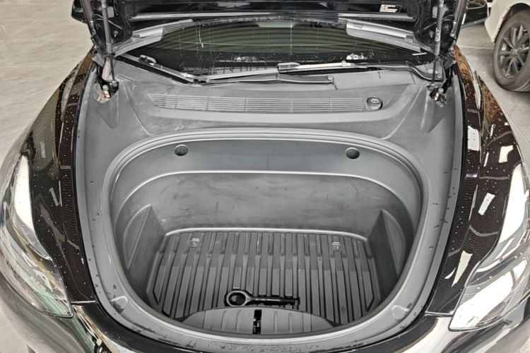 Tesla Model 3 2022 car image #20