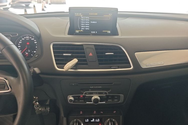 Audi Q3 2015 #17 Audi Q3 2015 car image #17