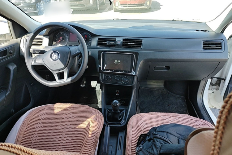Volkswagen Santana 2017 car image #11
