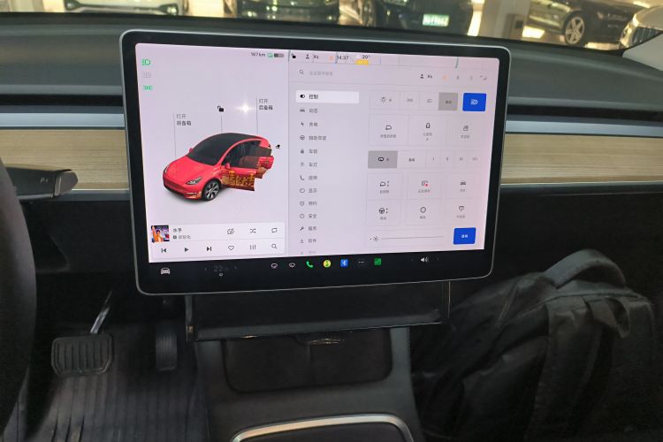 Tesla Model Y 2021 #13 Tesla Model Y 2021 car image #13