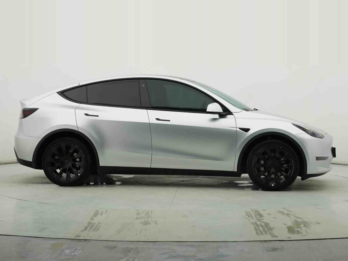 Tesla Model Y 2022 car image #6